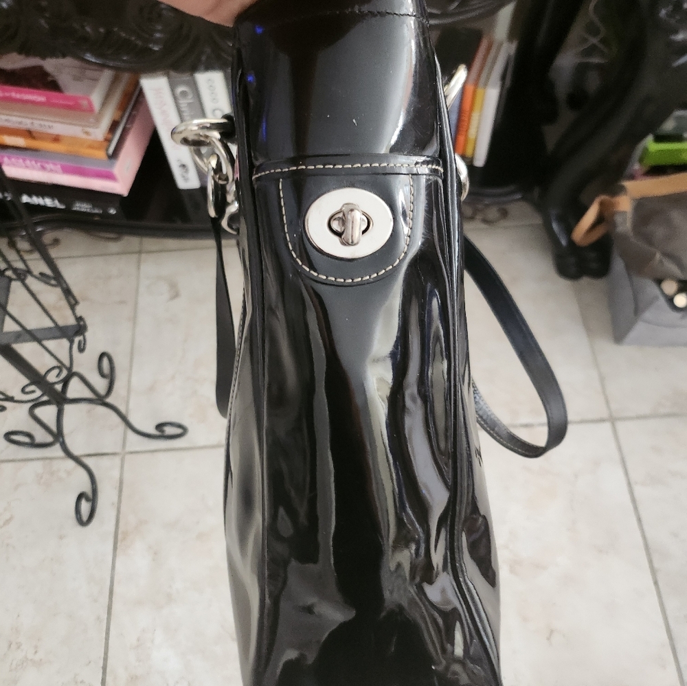 Coach patent leather shoulder bag - Picture 5 of 6